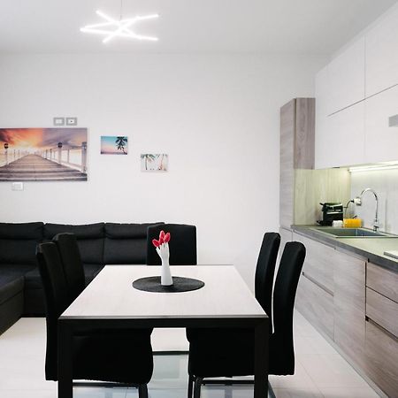Lara'S House Apartment ซาน จิโอวานนิ ลูปาโตโต ภายนอก รูปภาพ