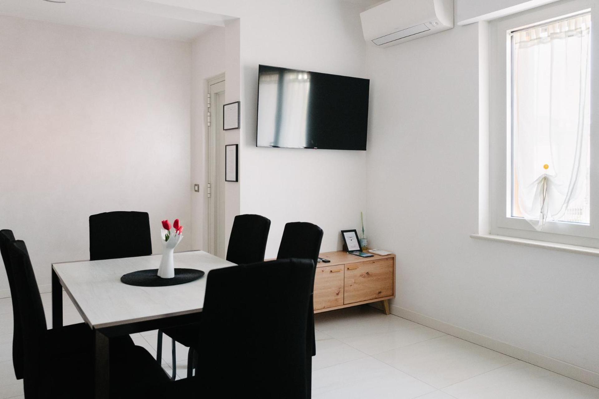 Lara'S House Apartment ซาน จิโอวานนิ ลูปาโตโต ภายนอก รูปภาพ